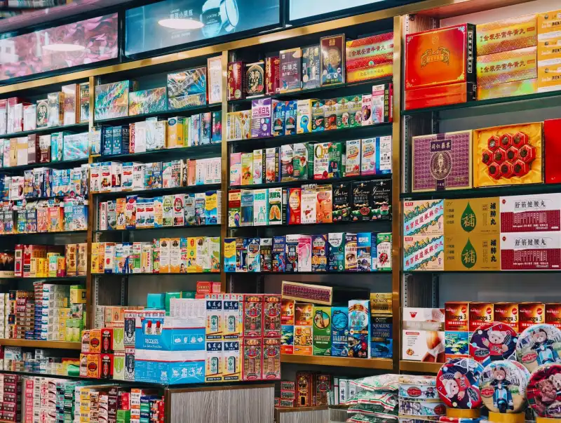 校园食堂托管服务模式对比：自营与专业团队管理的差异分析
