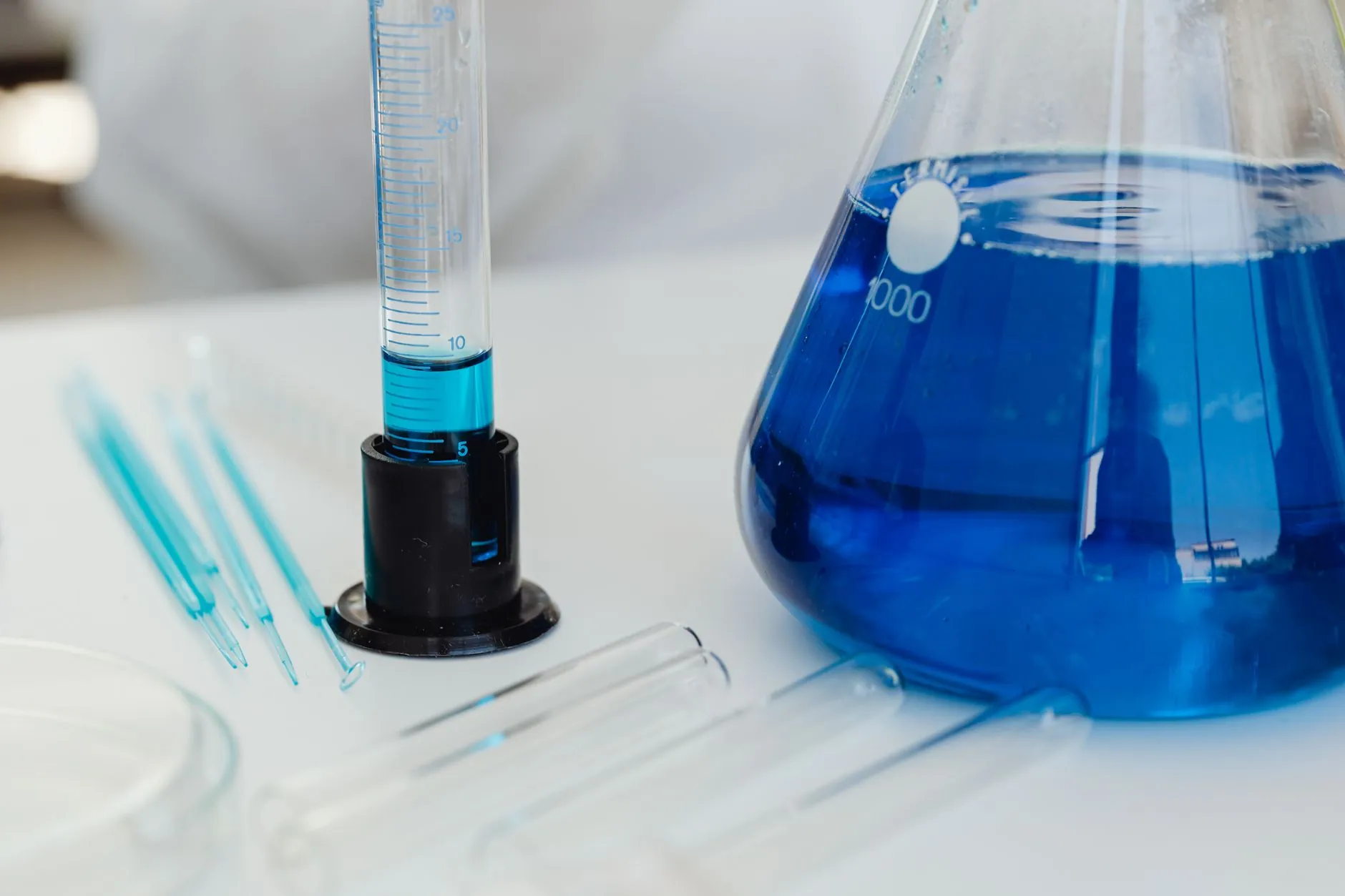 中小学营养餐配送全流程食品安全管控体系构建